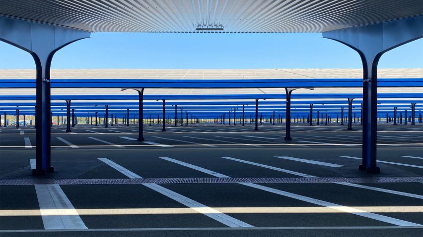 Photo des ombrières photovoltaïques de Disneyland